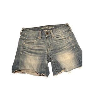 American Eagle Denim Shorts Size 2 Distressed Hem